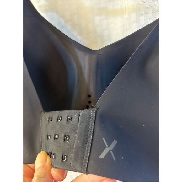 Knix black bra Hibra101 size 3 no wire - Picture 5 of 6